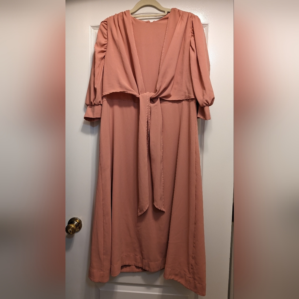 Pink midi tie dress with lantern 3/4 sleeve great condition size M-L